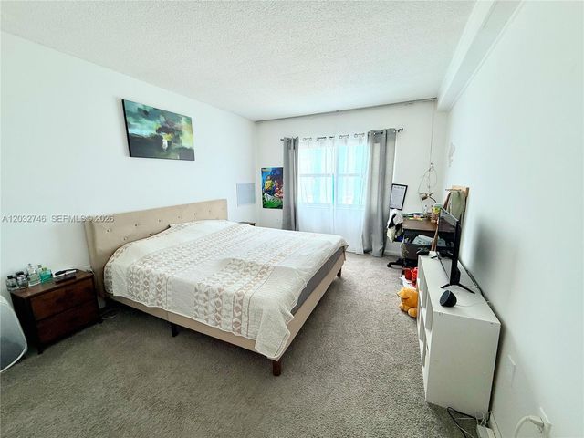 400 Kings Point Drive 309, Sunny Isles Beach, FL 33160
