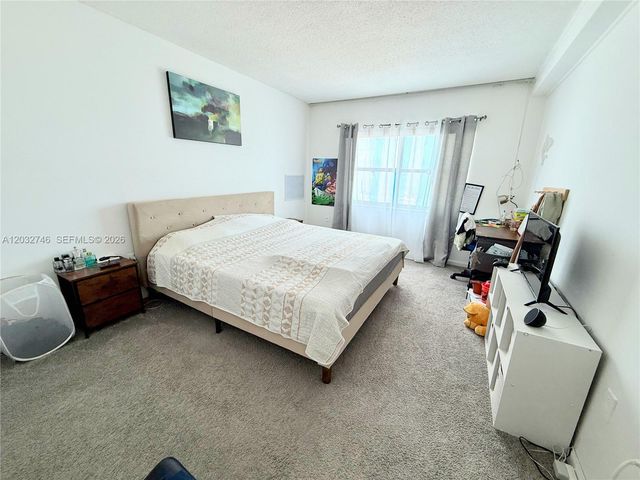 400 Kings Point Drive 309, Sunny Isles Beach, FL 33160