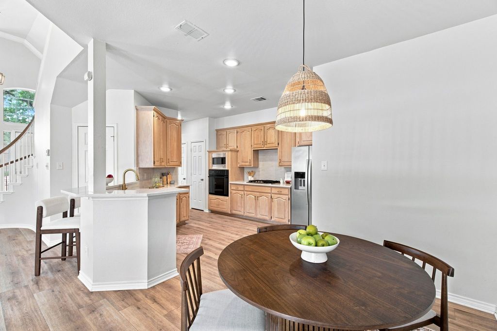 8716 Falls Road, Irving, TX 75063 — photo 3