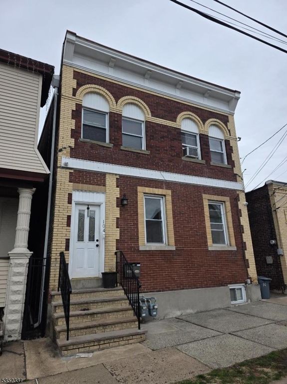 104 Lincoln Pl, Garfield City, NJ 07026