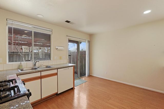 864 Bogetti Ln, Tracy, CA 95376