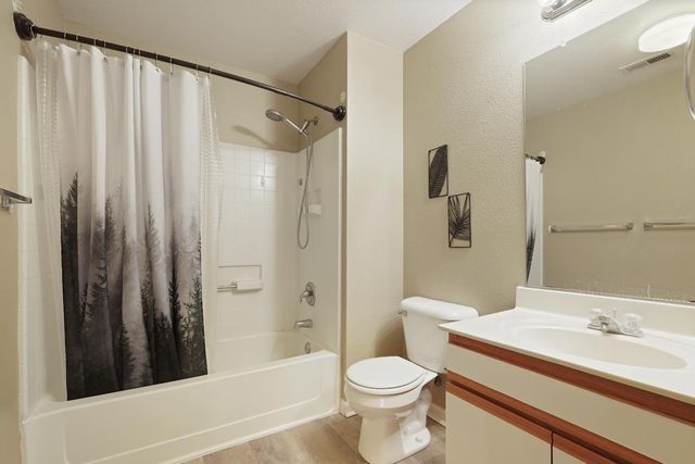 864 Bogetti Ln, Tracy, CA 95376