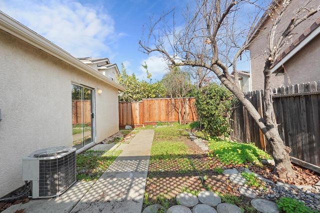 864 Bogetti Ln, Tracy, CA 95376