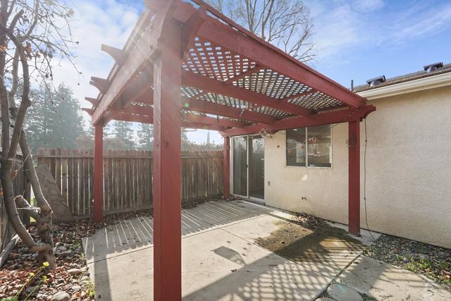 864 Bogetti Ln, Tracy, CA 95376