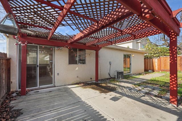 864 Bogetti Ln, Tracy, CA 95376