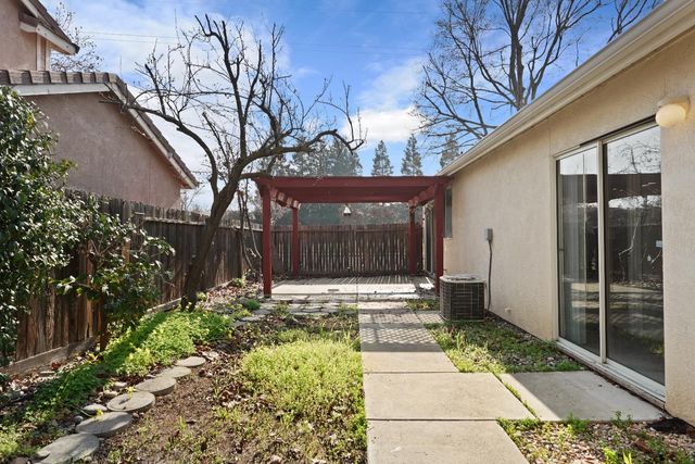 864 Bogetti Ln, Tracy, CA 95376