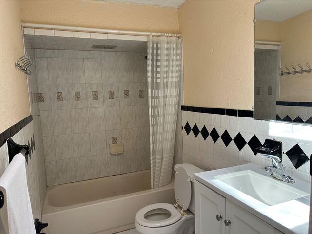 6328 30TH WAY N, St Petersburg, FL 33702