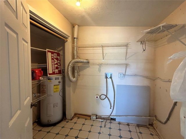 6328 30TH WAY N, St Petersburg, FL 33702