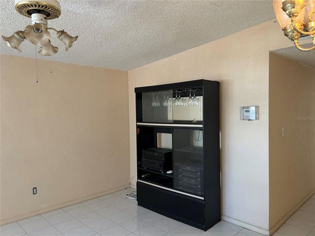 6328 30TH WAY N, St Petersburg, FL 33702