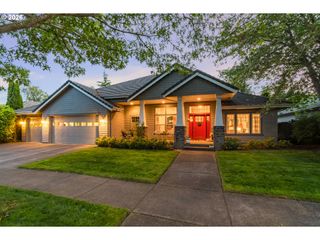 2225 AVENGALE Dr, Eugene, OR 97408