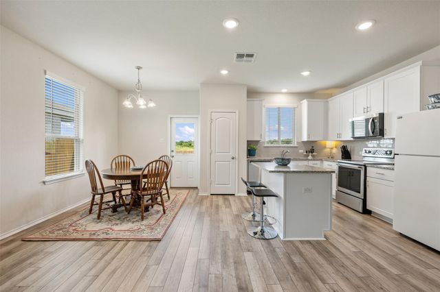 225 Gunther WAY, Taylor, TX 76574