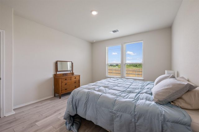 225 Gunther WAY, Taylor, TX 76574