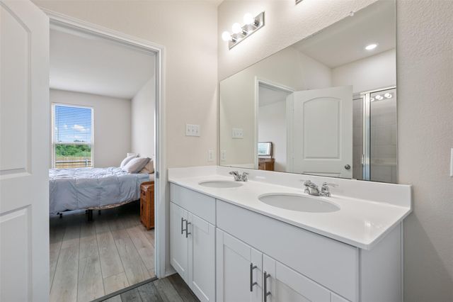 225 Gunther WAY, Taylor, TX 76574