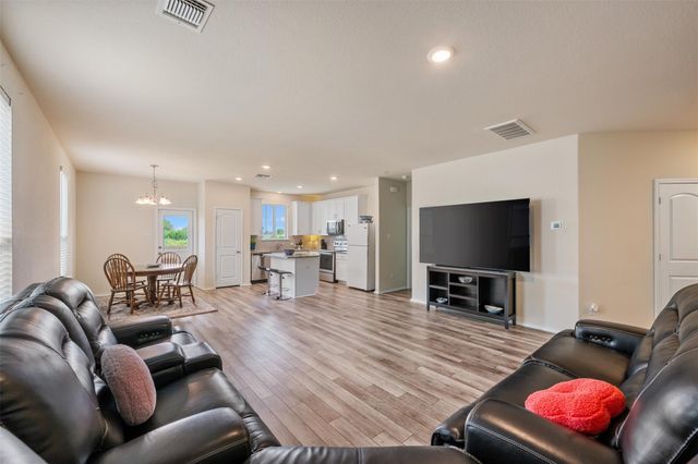 225 Gunther WAY, Taylor, TX 76574