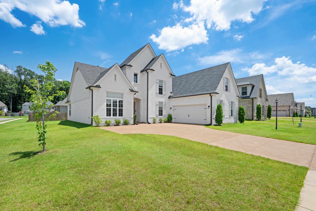 698 WOODLAND FOX LN E, Cordova, TN 38018