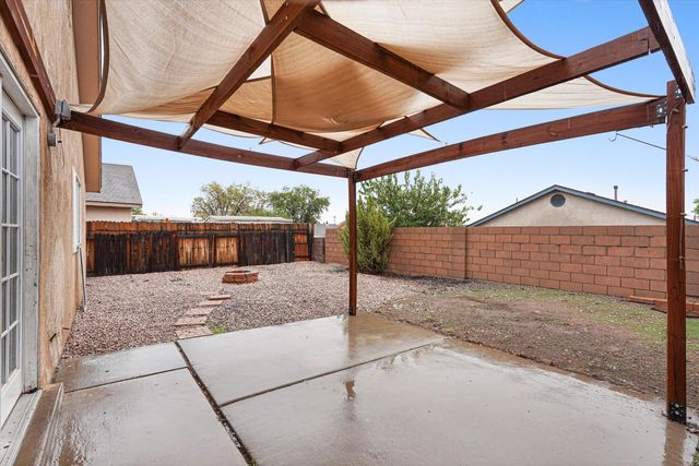 10416 Johncock Avenue SW, Albuquerque, NM 87121