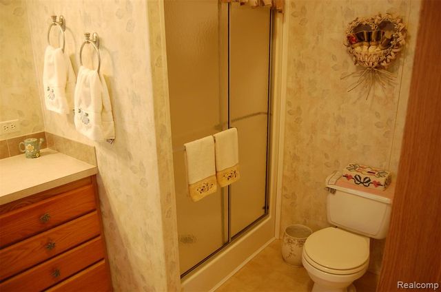 23166 Swallow, New Boston, MI 48164