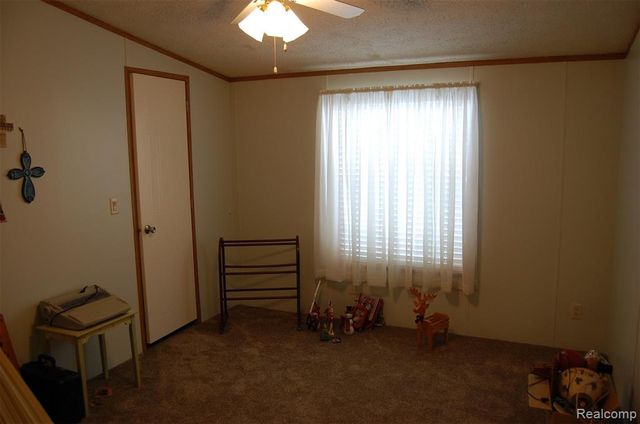 23166 Swallow, New Boston, MI 48164