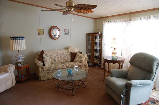 23166 Swallow, New Boston, MI 48164