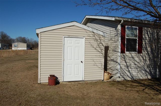 23166 Swallow, New Boston, MI 48164