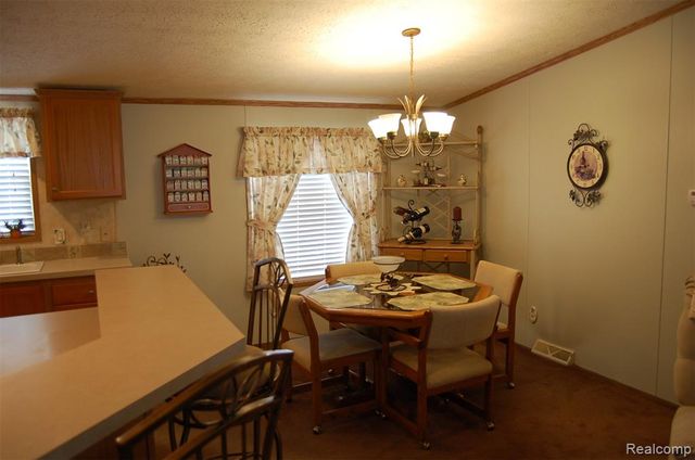 23166 Swallow, New Boston, MI 48164