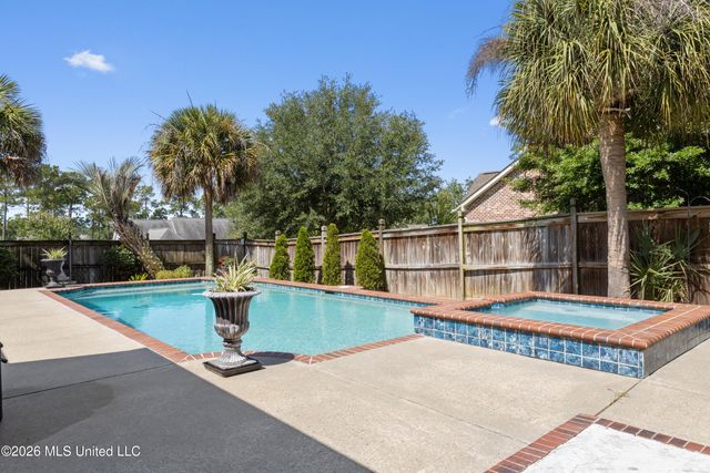 9912 Mockingbird Circle, Ocean Springs, MS 39564