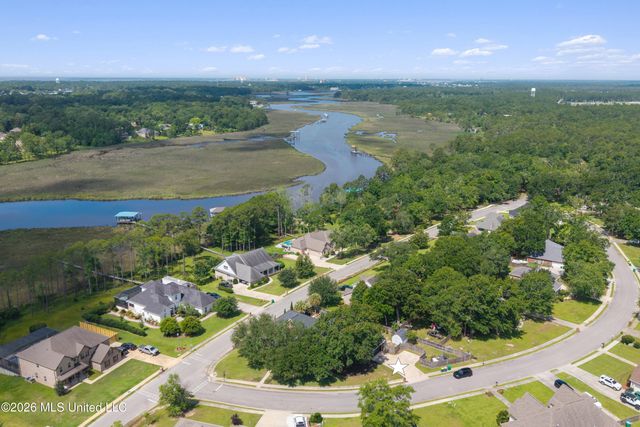 9912 Mockingbird Circle, Ocean Springs, MS 39564