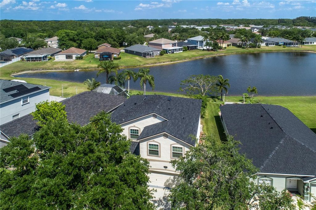 Image 3 of property listing at 8518 TIDAL BAY LANE, Tampa, FL 33635