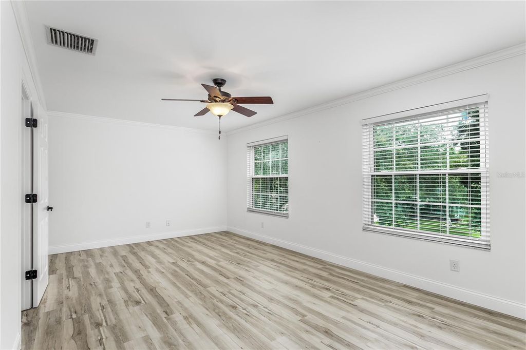 Image 33 of property listing at 8518 TIDAL BAY LANE, Tampa, FL 33635