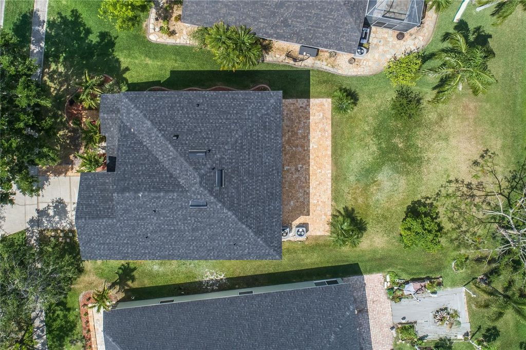 Image 6 of property listing at 8518 TIDAL BAY LANE, Tampa, FL 33635