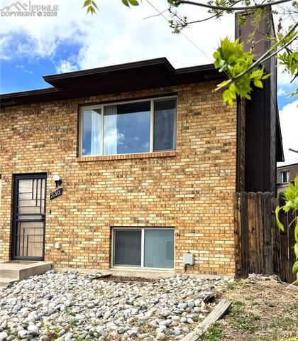 330 Mount View Lane, Colorado Springs, CO 80907