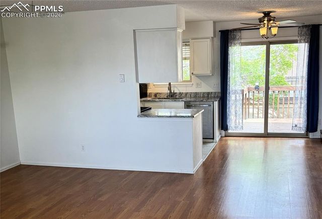 330 Mount View Lane, Colorado Springs, CO 80907