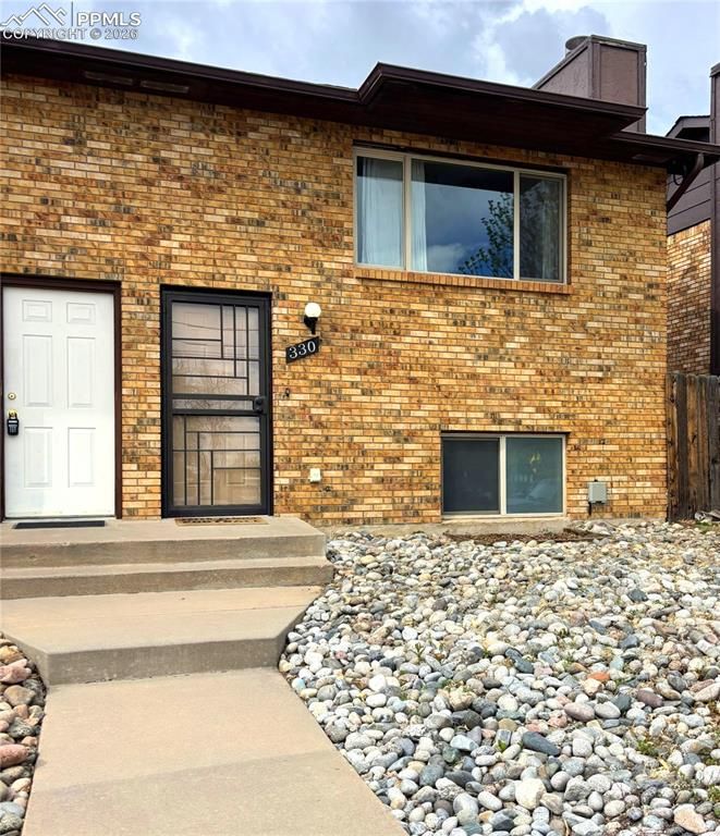 330 Mount View Lane, Colorado Springs, CO 80907