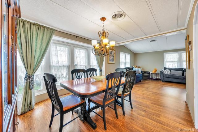 1407 Middle 45, Calverton, NY 11933