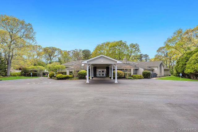 1407 Middle 45, Calverton, NY 11933