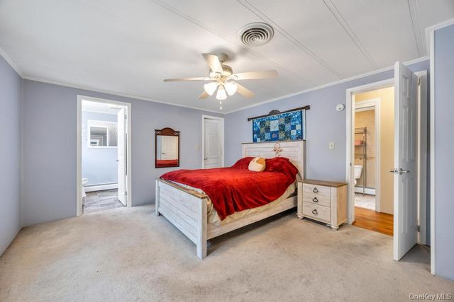 1407 Middle 45, Calverton, NY 11933