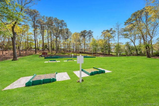1407 Middle 45, Calverton, NY 11933