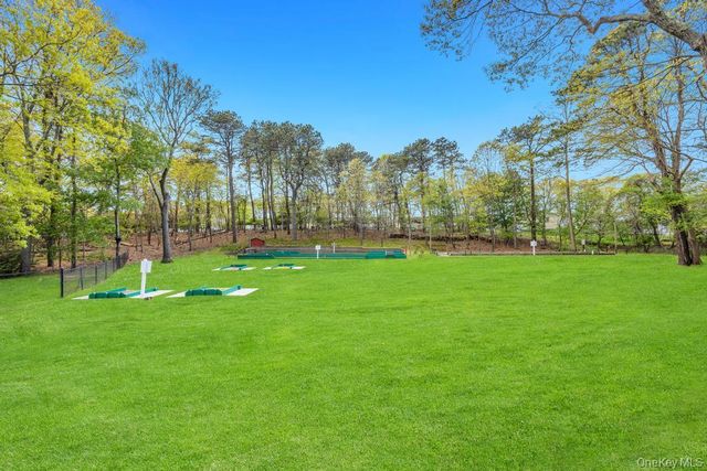 1407 Middle 45, Calverton, NY 11933