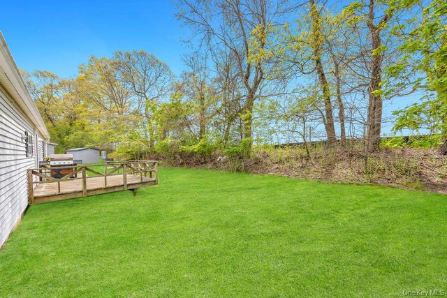 1407 Middle 45, Calverton, NY 11933