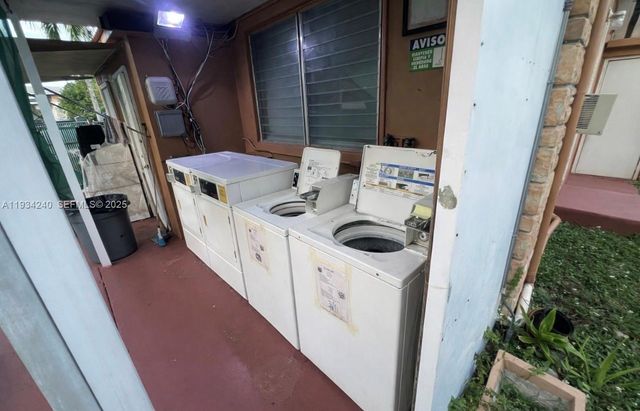 3080 SW 1st St, Miami, FL 33135