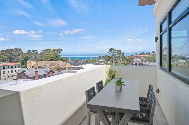 520 Lighthouse Avenue 301, Pacific Grove, CA 93950