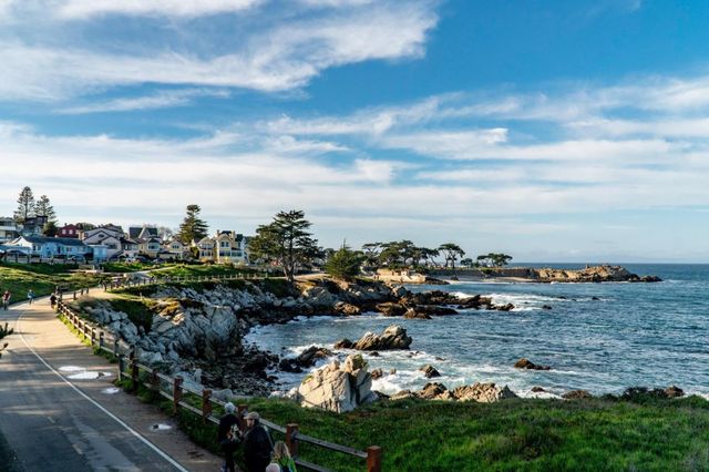 520 Lighthouse Avenue 301, Pacific Grove, CA 93950