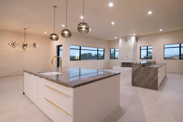 520 Lighthouse Avenue 301, Pacific Grove, CA 93950