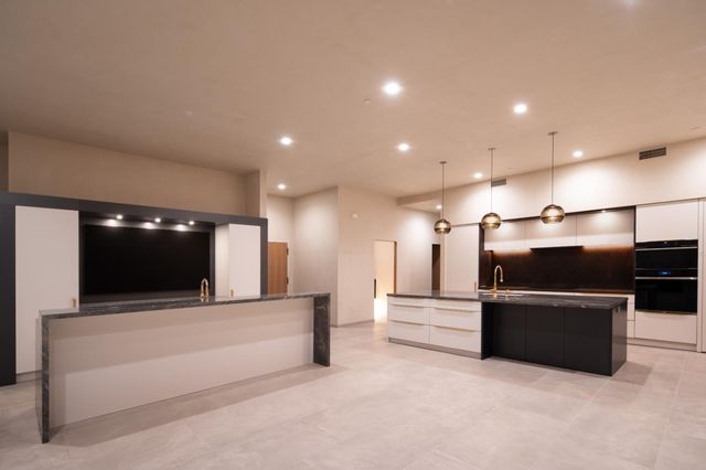 520 Lighthouse Avenue 301, Pacific Grove, CA 93950