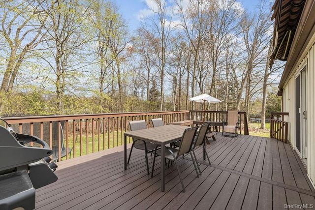 84 Tennyson Drive, Nanuet, NY 10954
