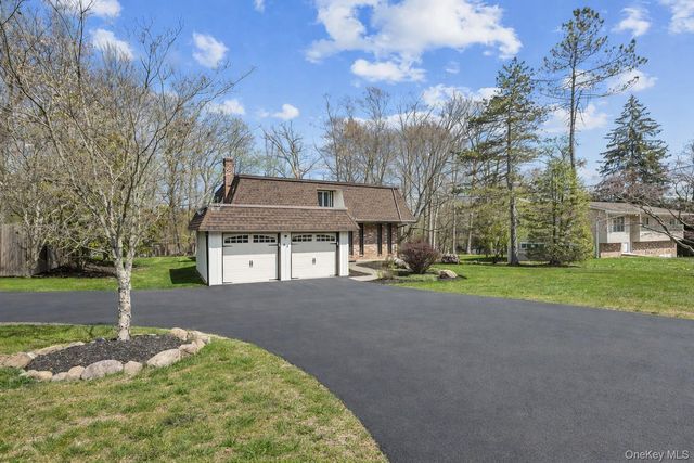 84 Tennyson Drive, Nanuet, NY 10954