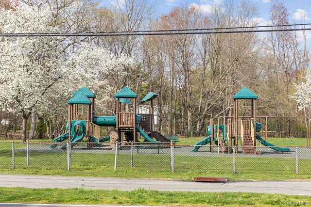 84 Tennyson Drive, Nanuet, NY 10954