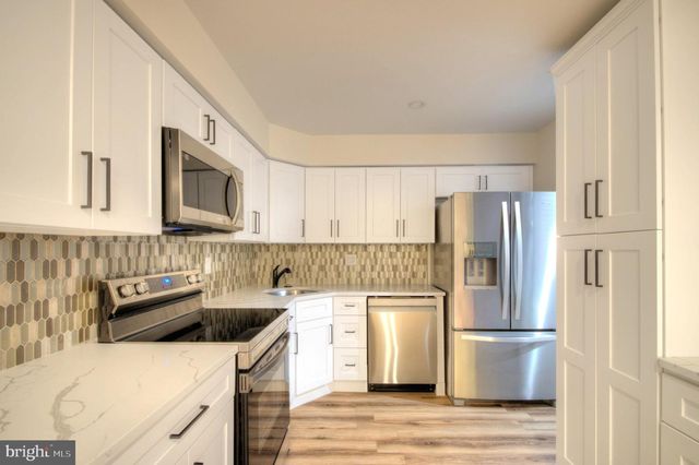 14 PICKWICK PL, Sewell, NJ 08080