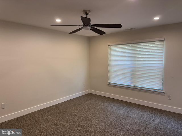 14 PICKWICK PL, Sewell, NJ 08080