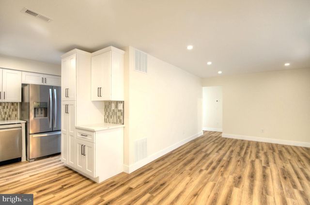 14 PICKWICK PL, Sewell, NJ 08080